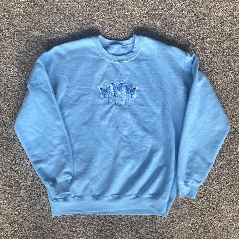🦋🦋 Boutique Embroidered Butterfly Crewneck:)